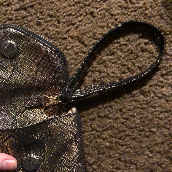 EUC Hobo International crossbody/wristlet - Picture 10 of 13